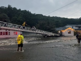 康涅狄格州部分地区降雨量达10英寸。至少1人死亡